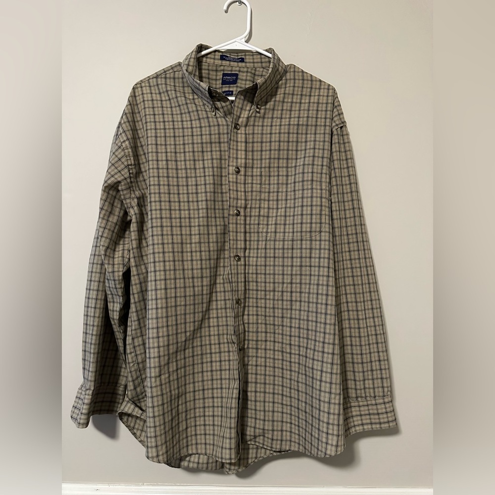 Men’s Arrow Checkered Button Down Shirt
